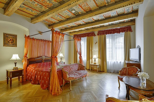 Garzotto Hotels Praha - interiérové vybavení hotelového apartmánu nábytkem na zakázku - www.dekorhome.lol